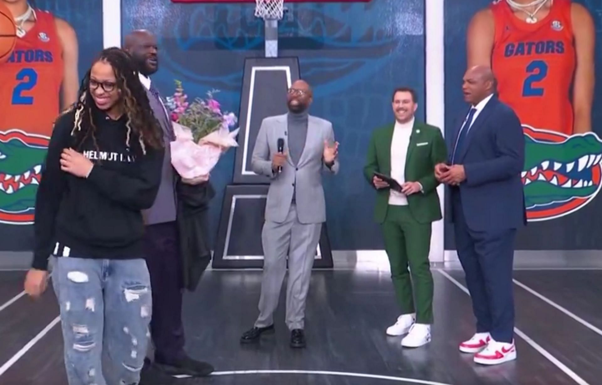 Kenny Smith pokes fun at Charles Barkley while introducing Shaquille O