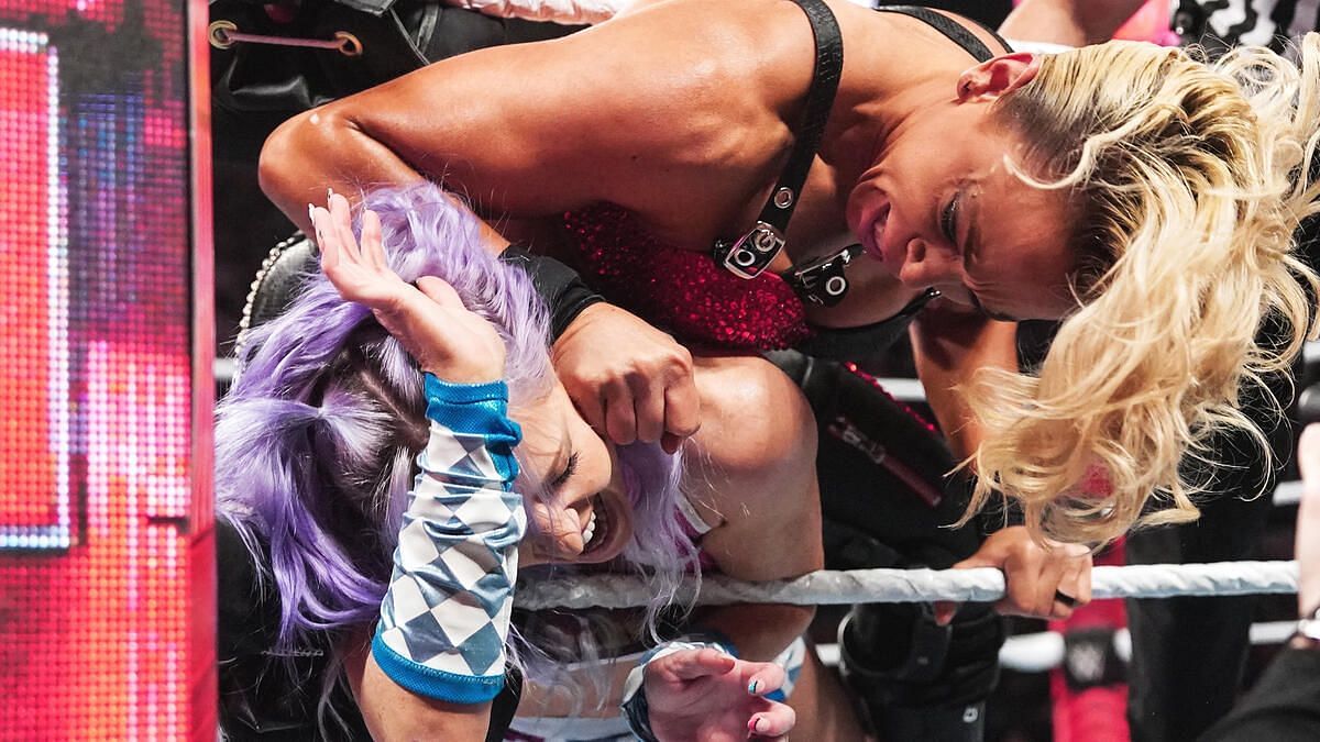 Zoey Stark and Shayna Baszler were victorious last week