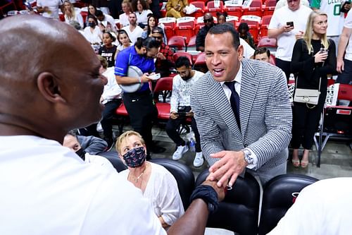 Former Kentucky star Jamal Mashburn, here shaking hands with MLB's Alex Rodriguez, had a hand in two games on the list of biggest halftime advantages.