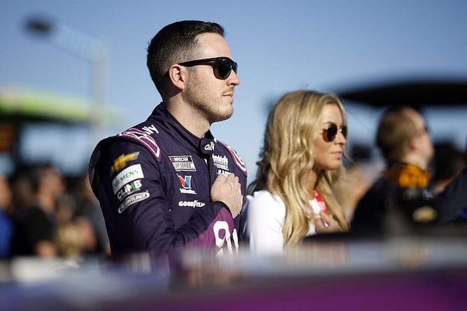 Hendrick Motorsports reveals new “paw-some” paint scheme ahead of Alex Bowman’s Phoenix run