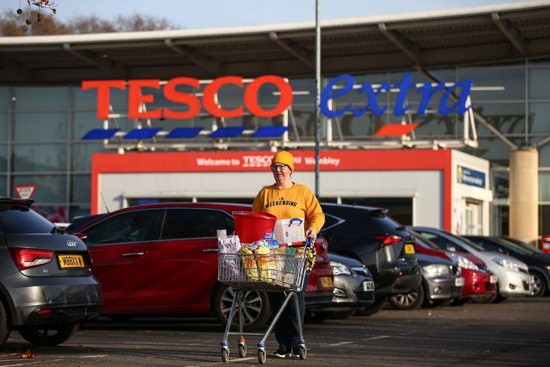 Shoppers Stock Up For England
