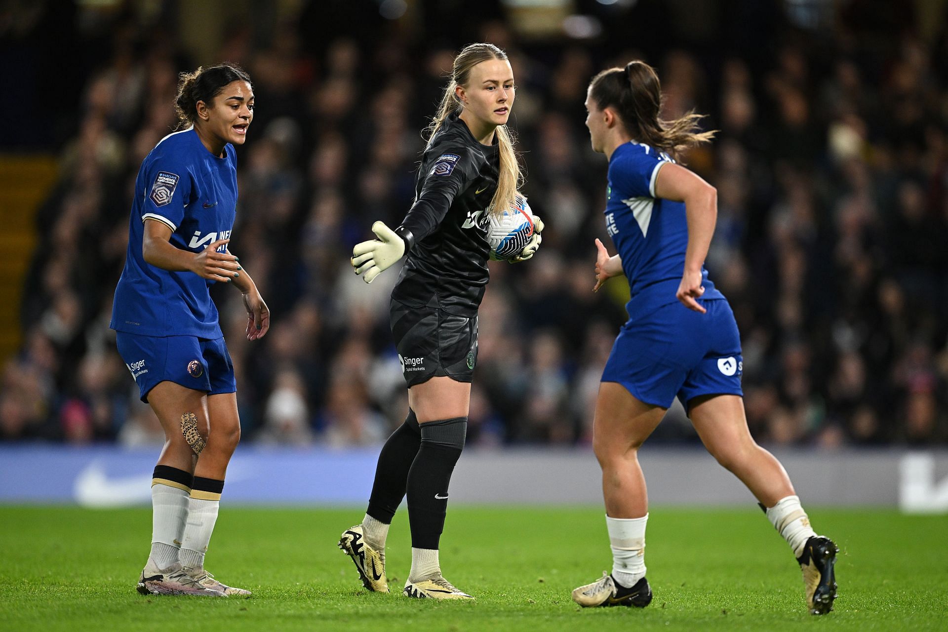 Chelsea FC v Arsenal FC - Barclays Women&acute;s Super League