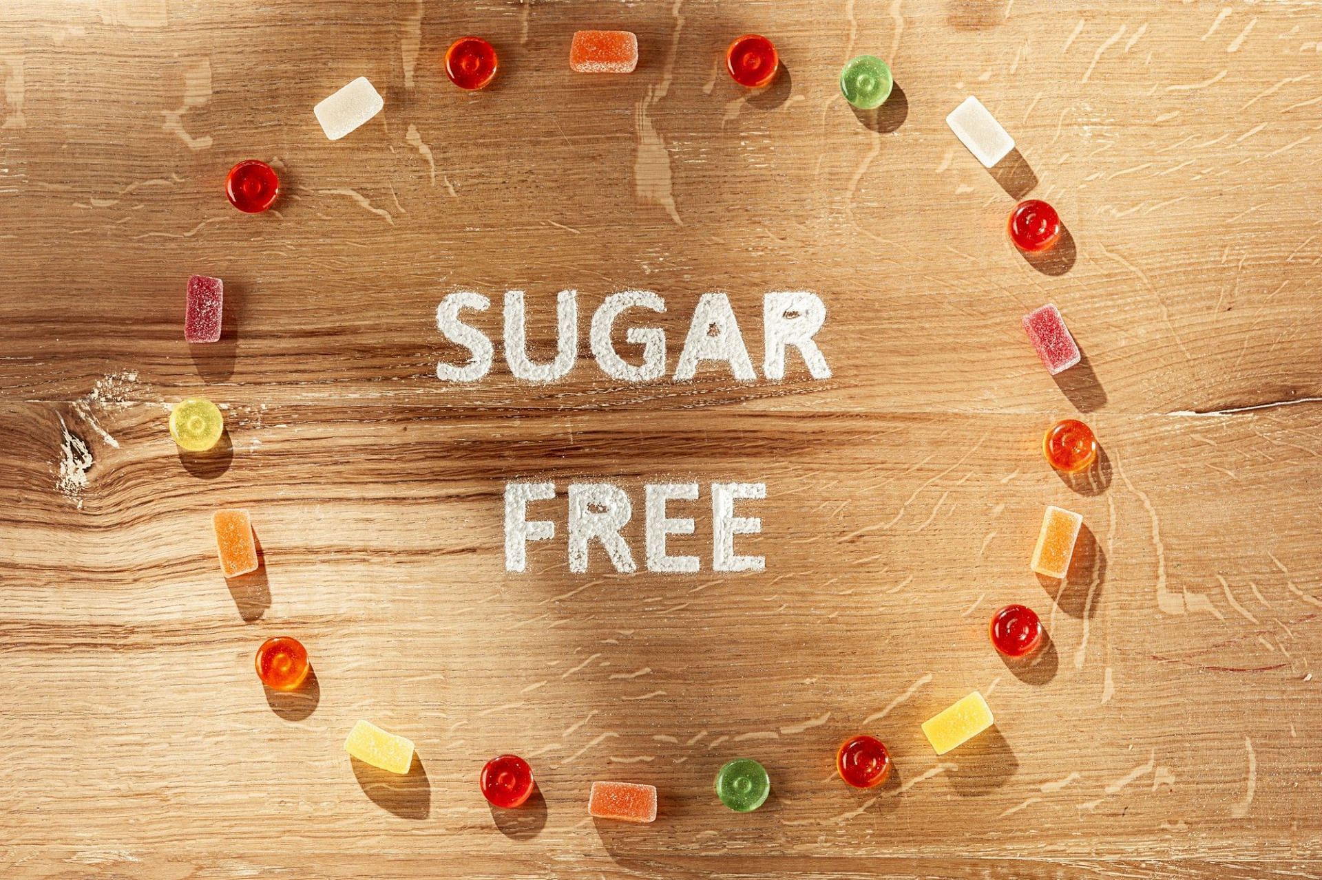 Try artificial sweeteners like sugar-free or stevia (Image by master1305 on Freepik)