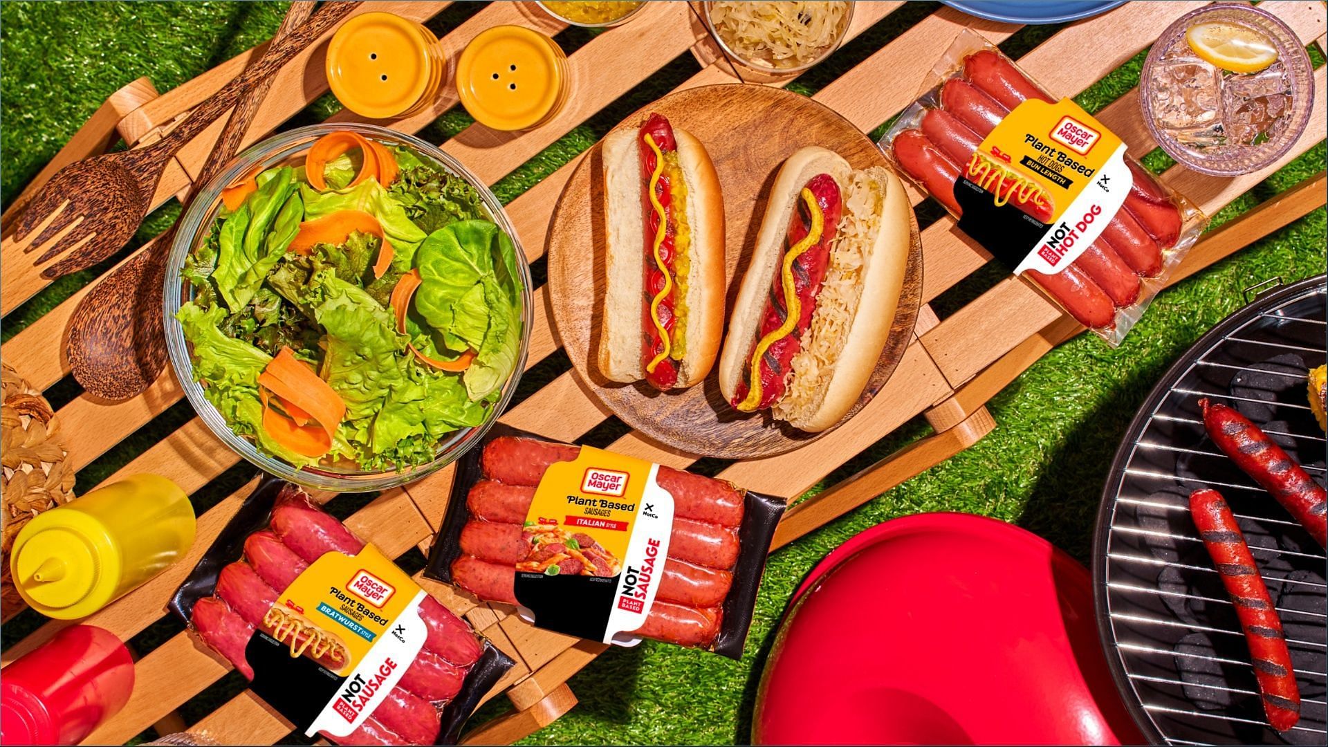 Oscar Mayer unveils meatless hotdogs and sausages (Image via Oscar Mayer / Kraft Heinz)