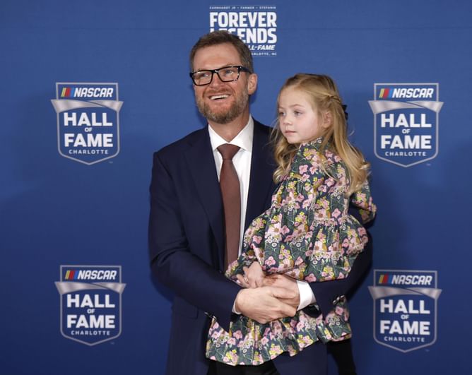 "I'm having an out-of-body experience": Dale Earnhardt Jr. on making "core memories" with daughter Isla during Phoenix NASCAR Xfinity race
