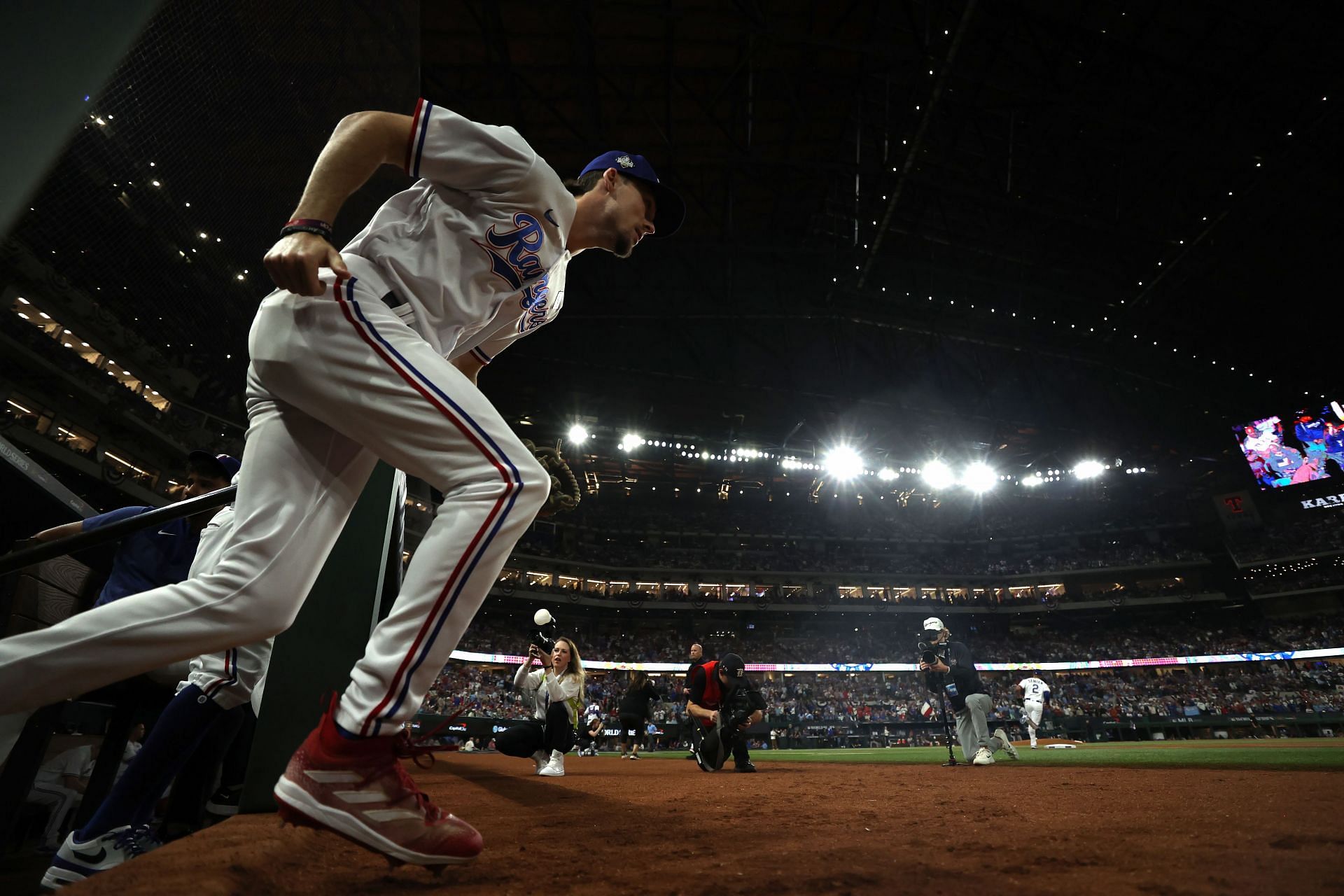 Texas Rangers Evan Carter (Image via Getty)