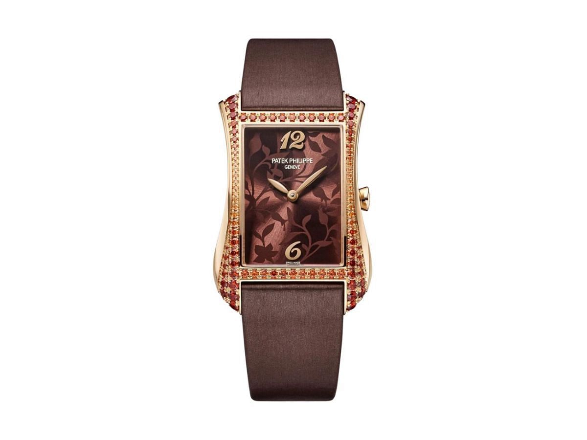 The 4962 Gondolo quartz watch (Image via Patek Philippe)