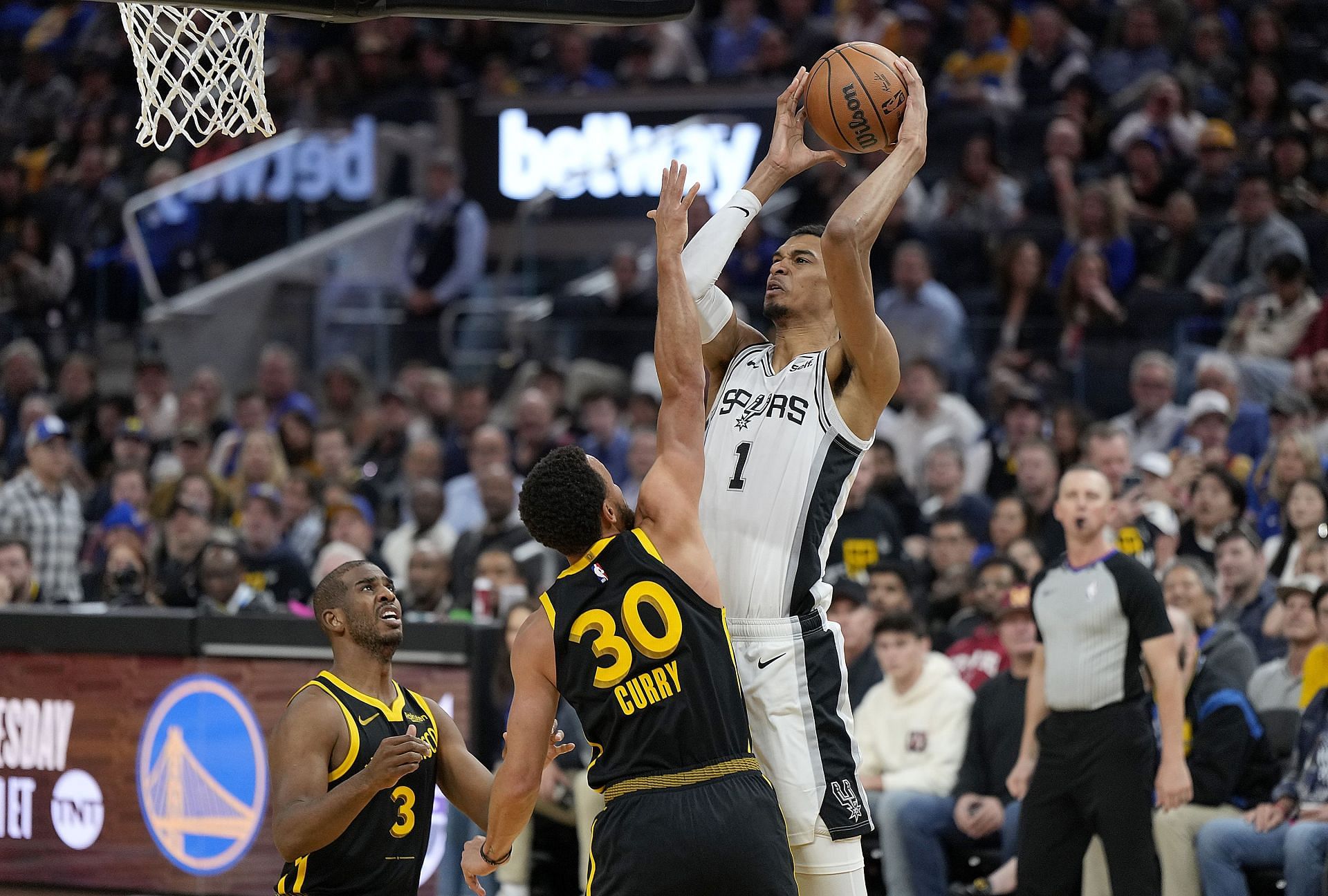 San Antonio Spurs v Golden State Warriors