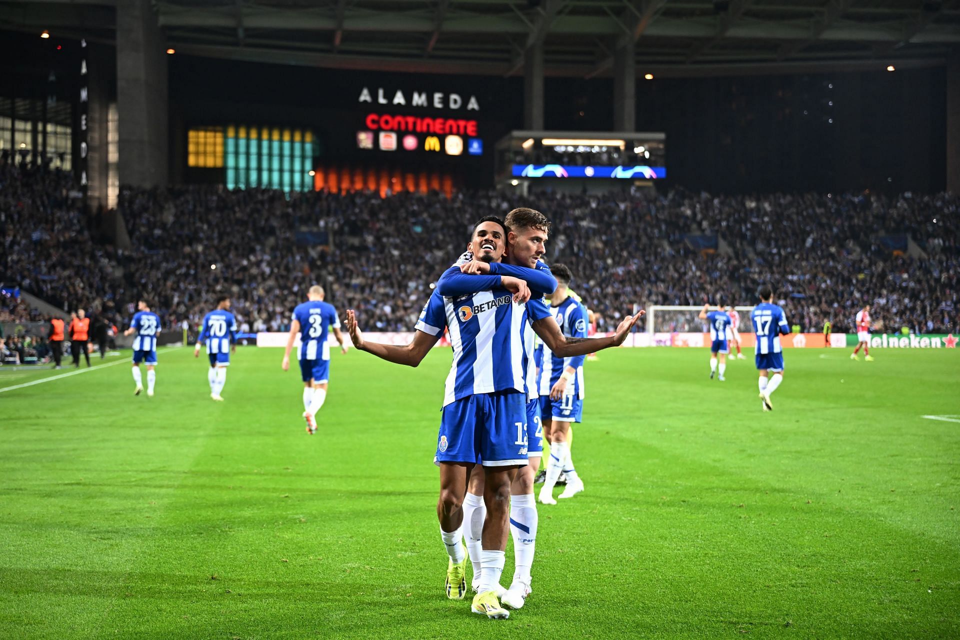 FC Porto v Arsenal FC: Round of 16 First Leg - UEFA Champions League 2023/24