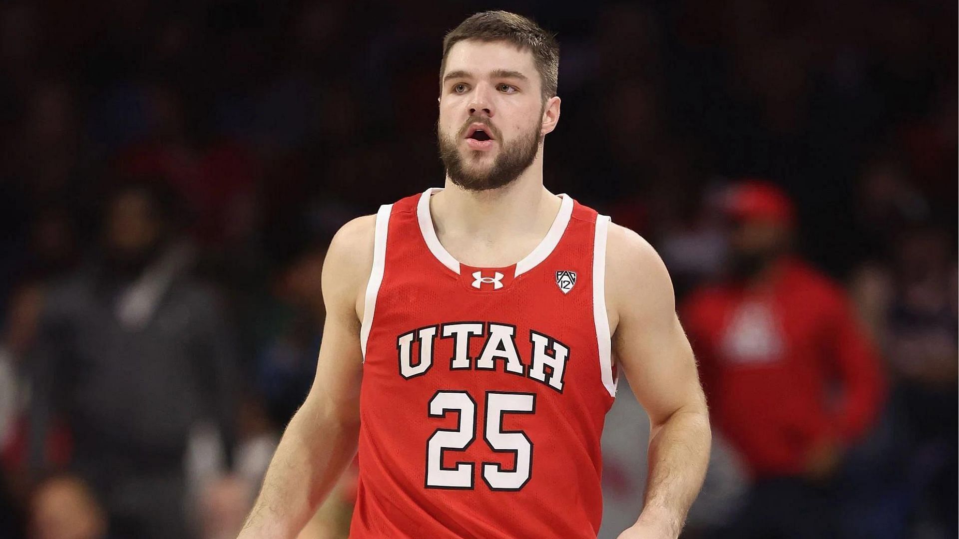 Utah Utes guard #25 Rollie Worster