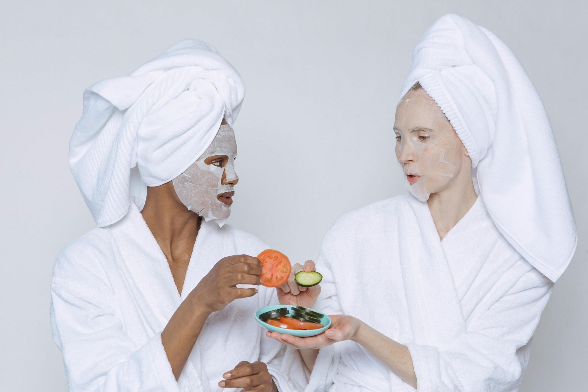 Tips to use a face mask (image sourced via Pexels / Photo by angela)