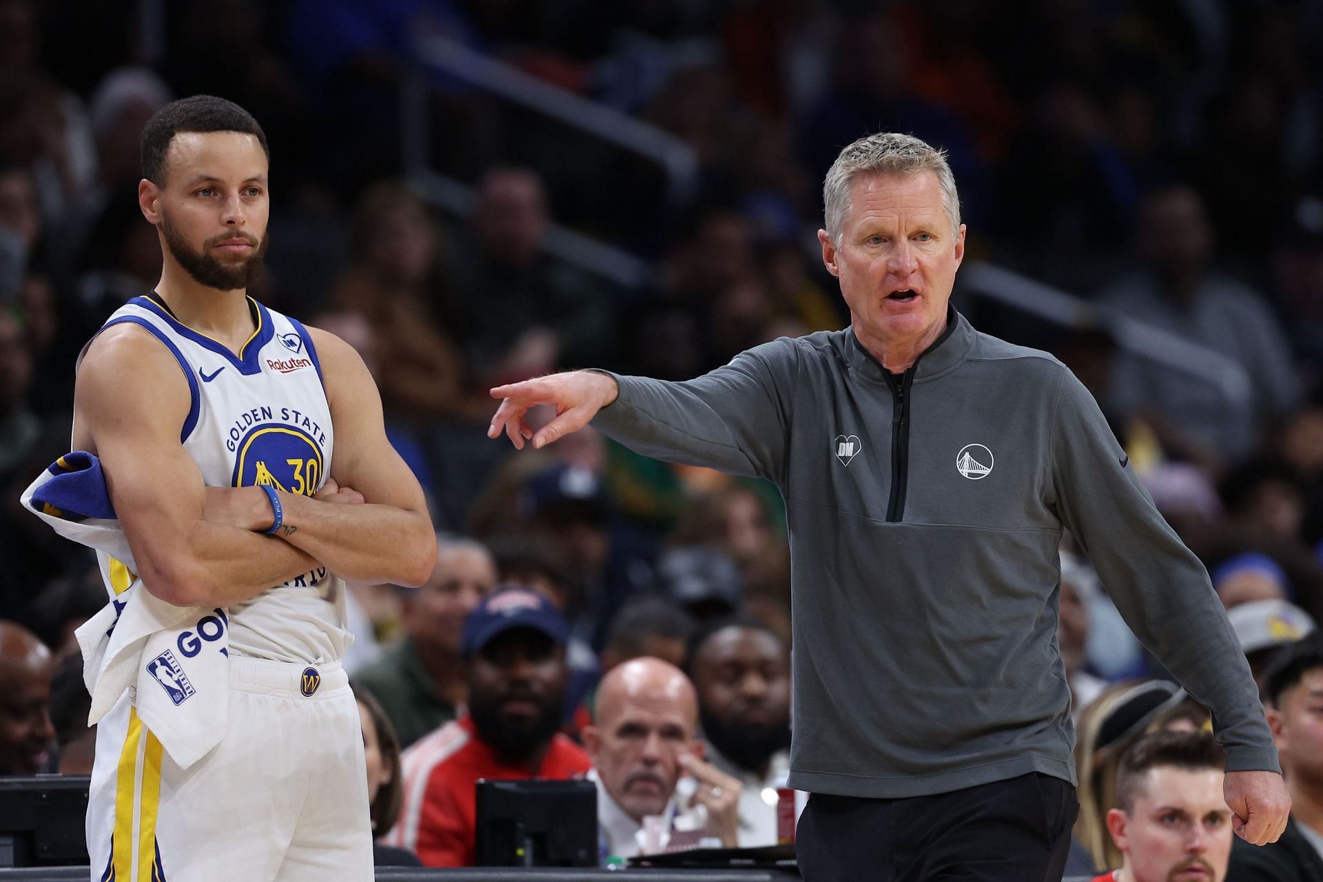 Steve Kerr played Steph Curry (left_ just 29 minutes in close loss to the Timberwolves.