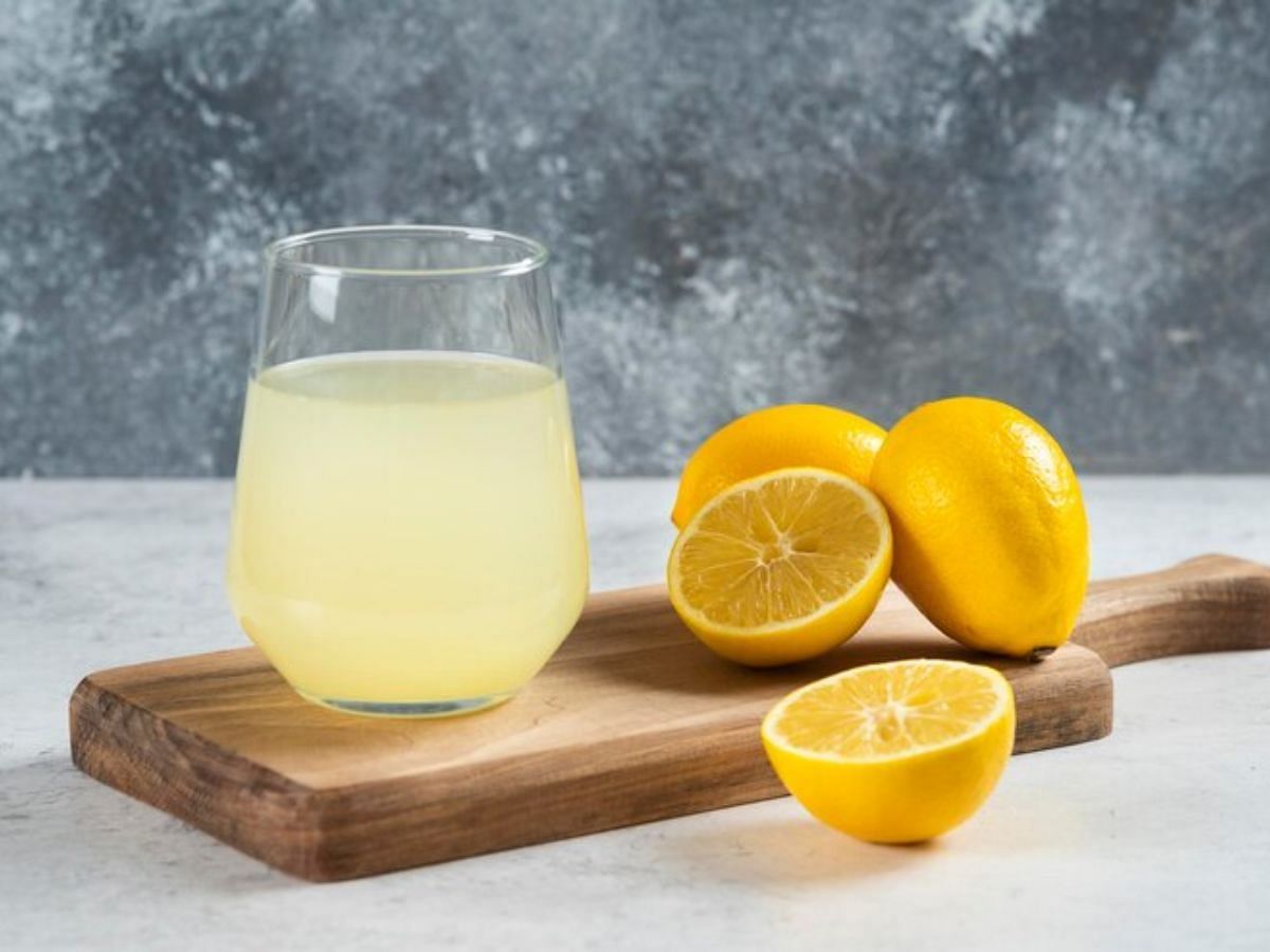 Lemon Juice as a cleanser for your face (Image via Freepik)