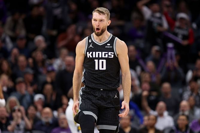 Domantas Sabonis ties Kevin Love for most consecutive double-doubles