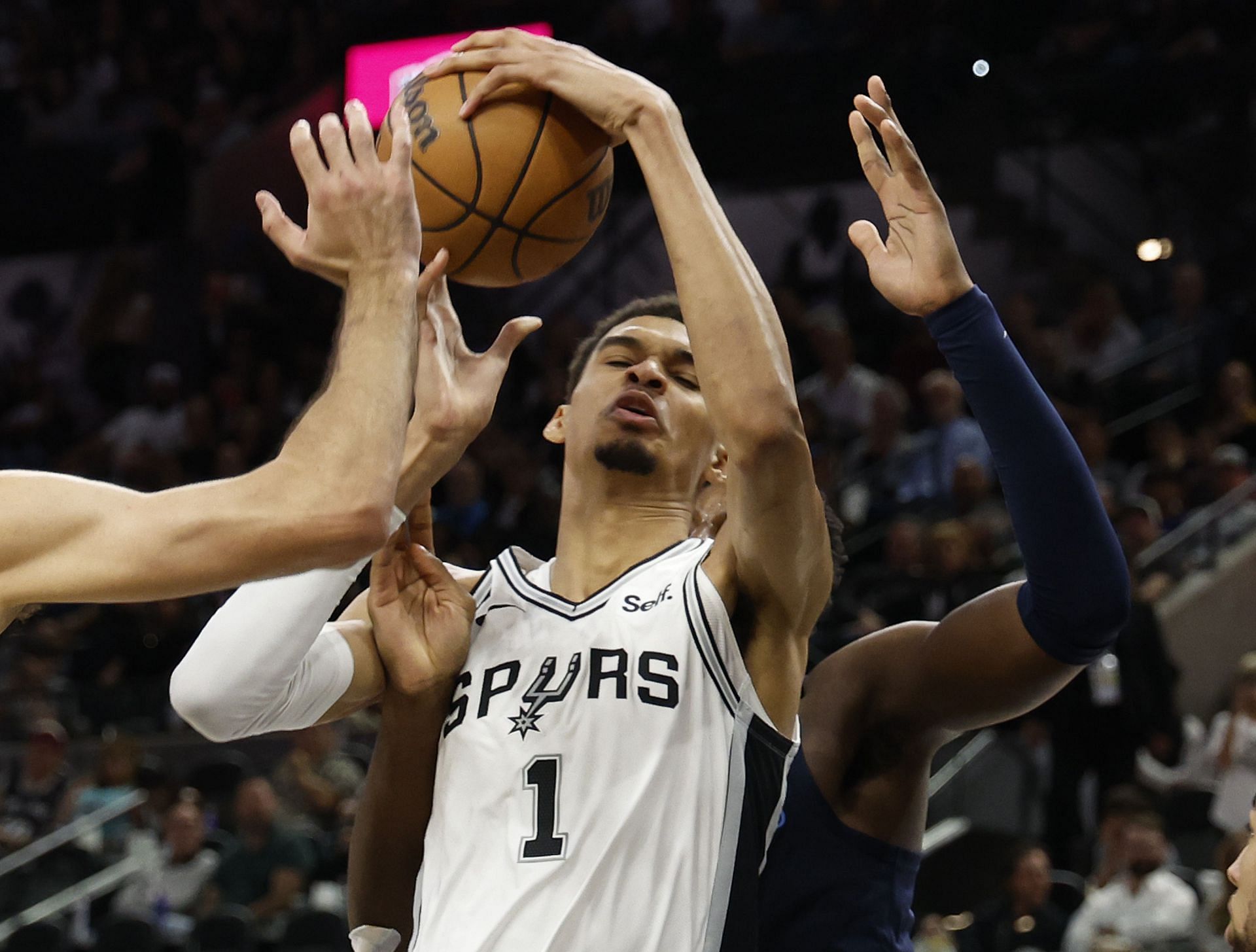 Memphis Grizzlies v San Antonio Spurs