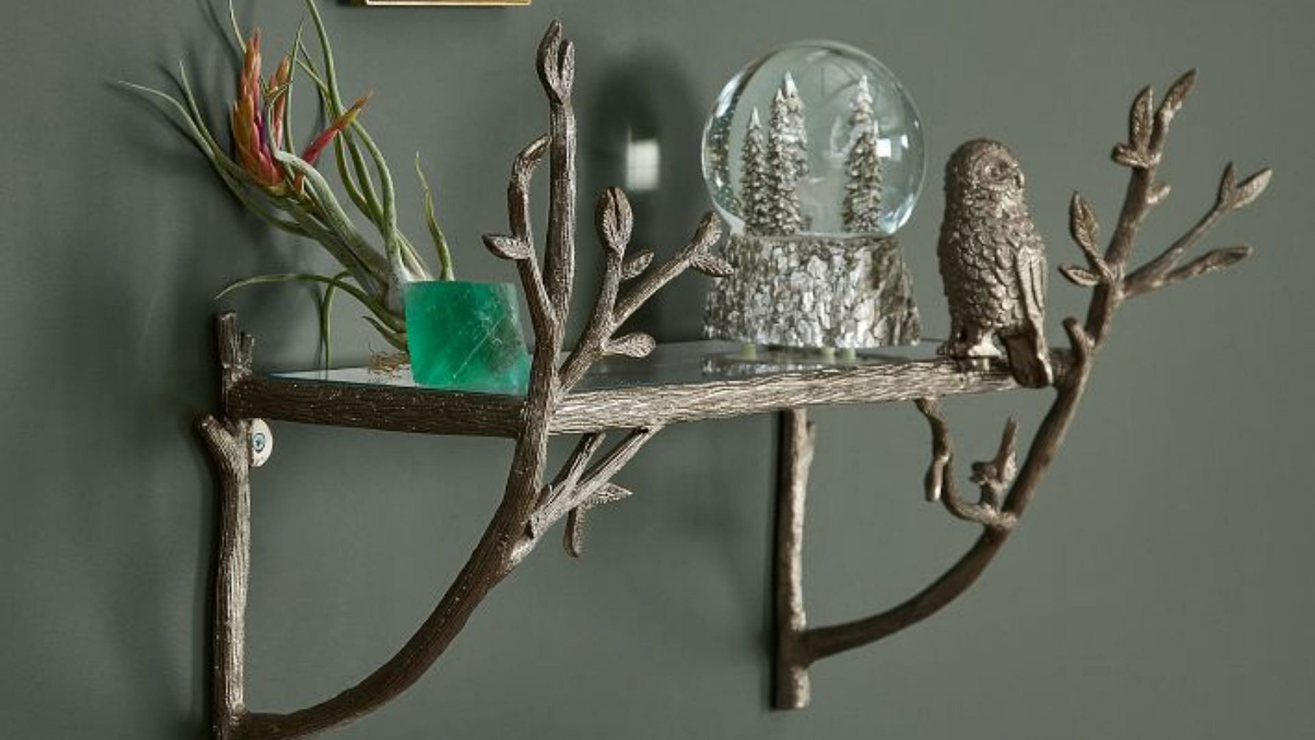 Harry Potter Forbidden Forest shelf (Image via Pottery Barn Teen)