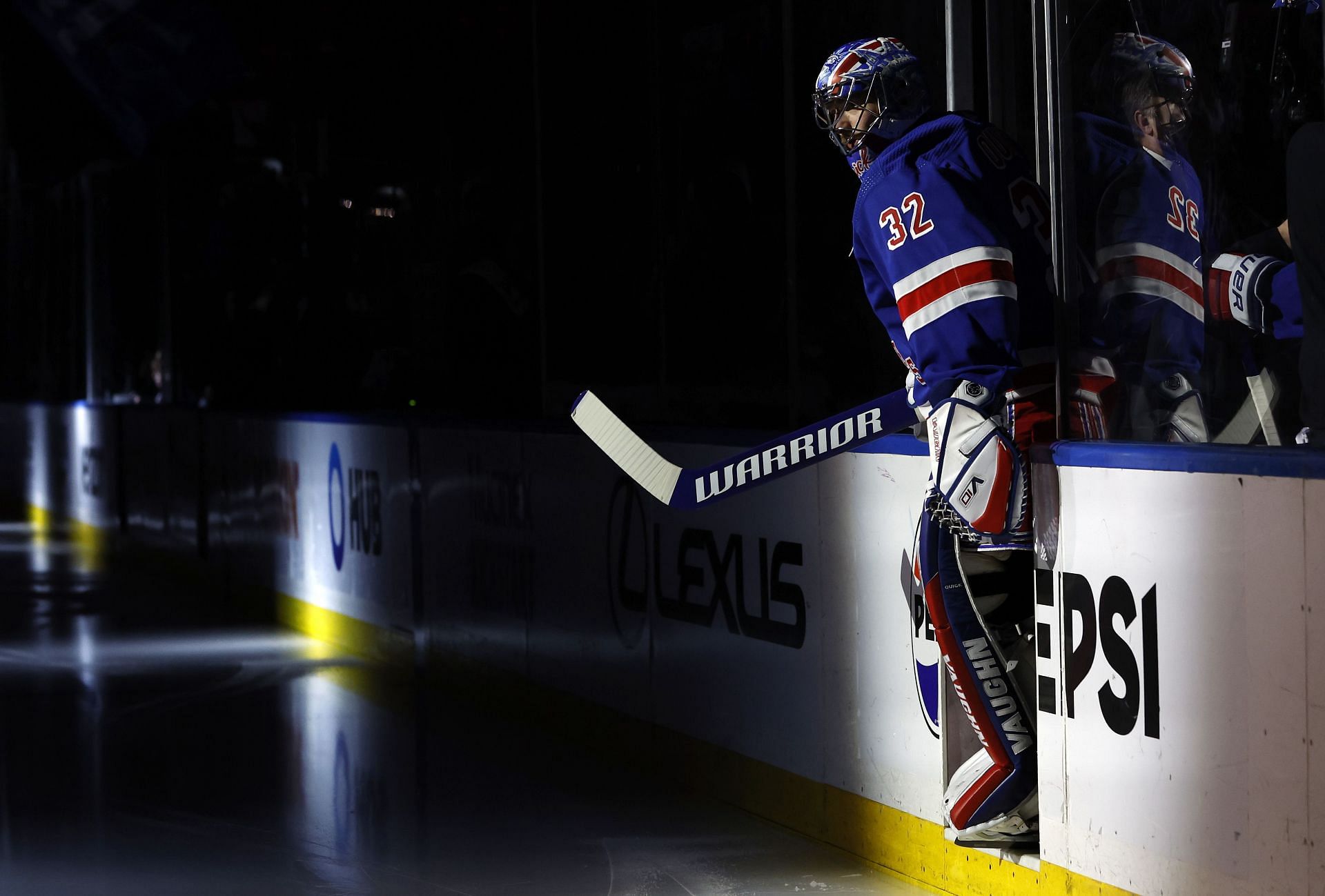 Rangers beat Coyotes as Jonathan Quick nets US goalie wins record