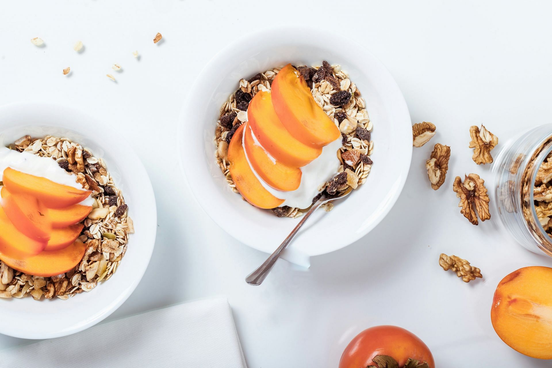 Low-calorie high-protein snacks for hunger management (Image by Alexander Mils/Unsplash)