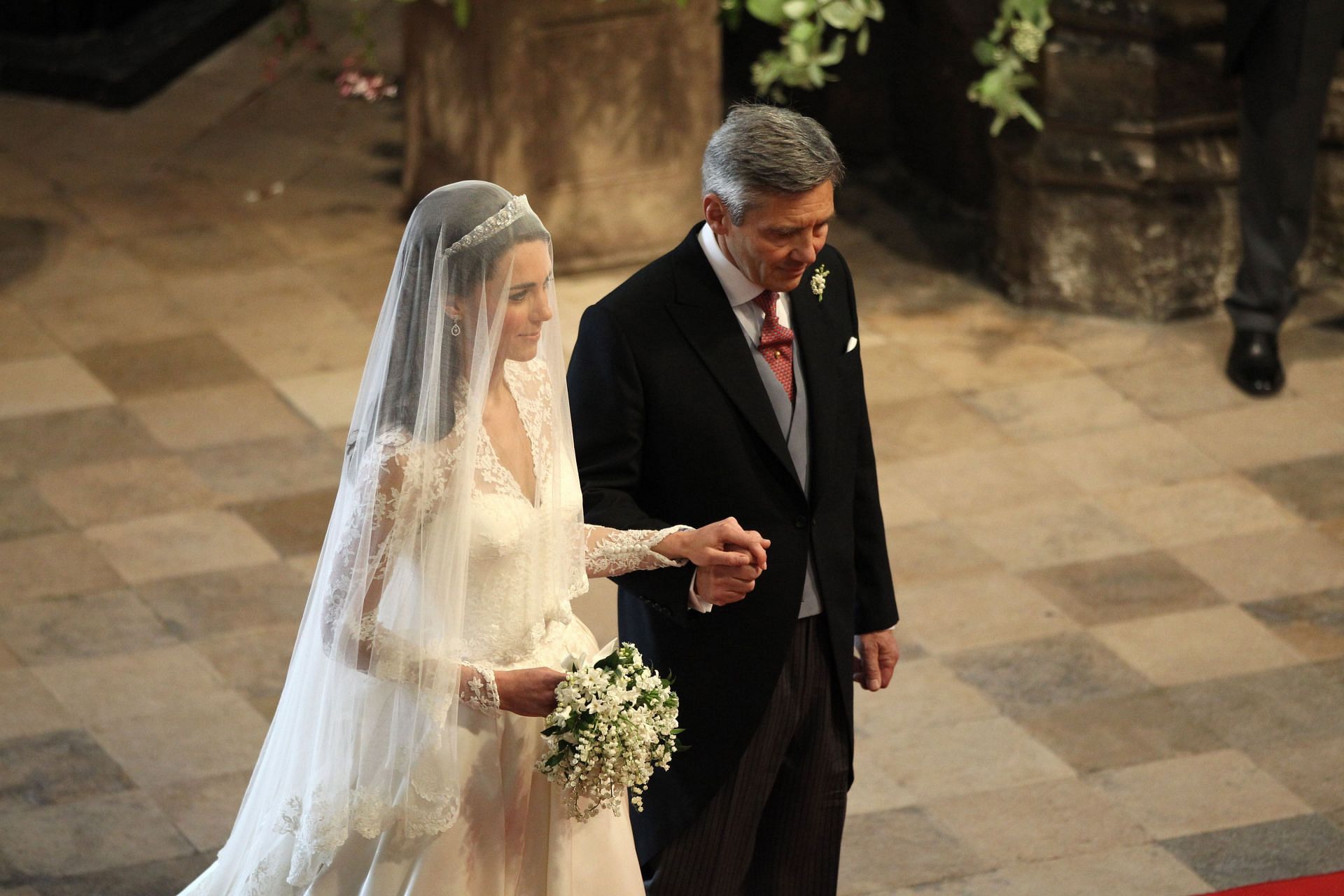 Kate Middleton arrives with her father Michael Middleton (Source: Getty)