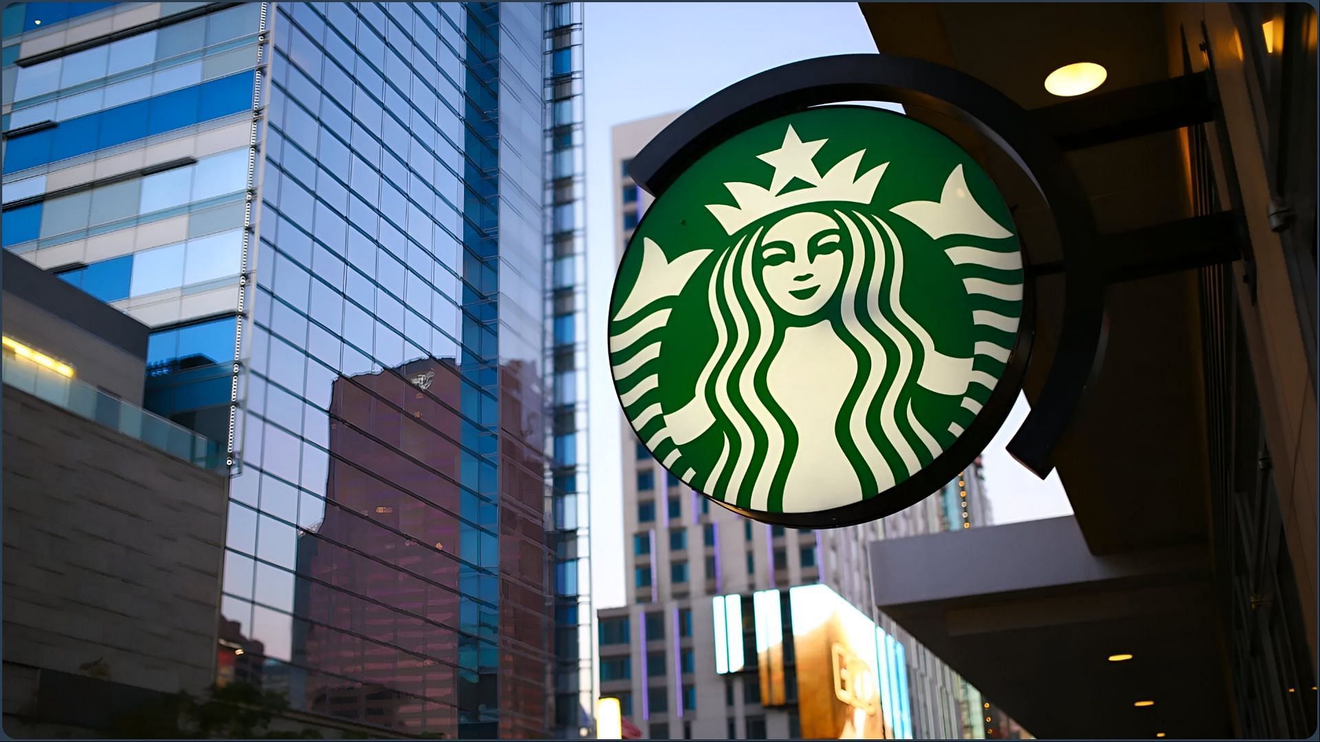 Nestl&eacute; USA recalls Starbucks holiday mugs due to overheating, burn hazards, and laceration concerns (Image via CPSC / Nestl&eacute; USA)