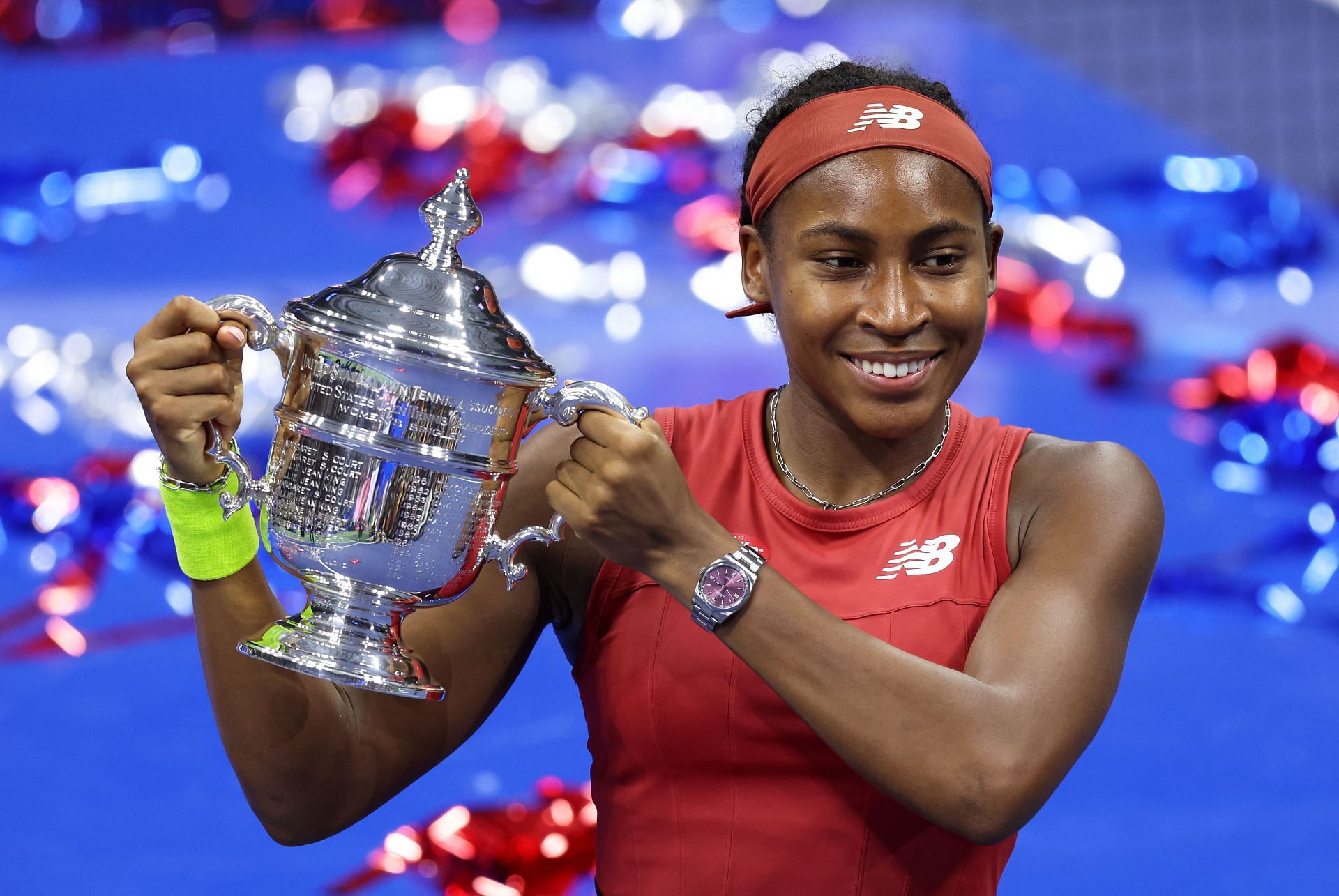 Coco Gauff with the 2023 US Open trophy