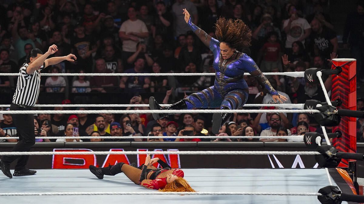 Nia Jax faced Becky Lynch on RAW!