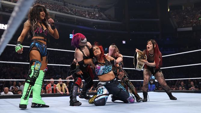 Two-time WWE champion to help Bayley against Damage CTRL thanks to real-life connection? Exploring the possibility