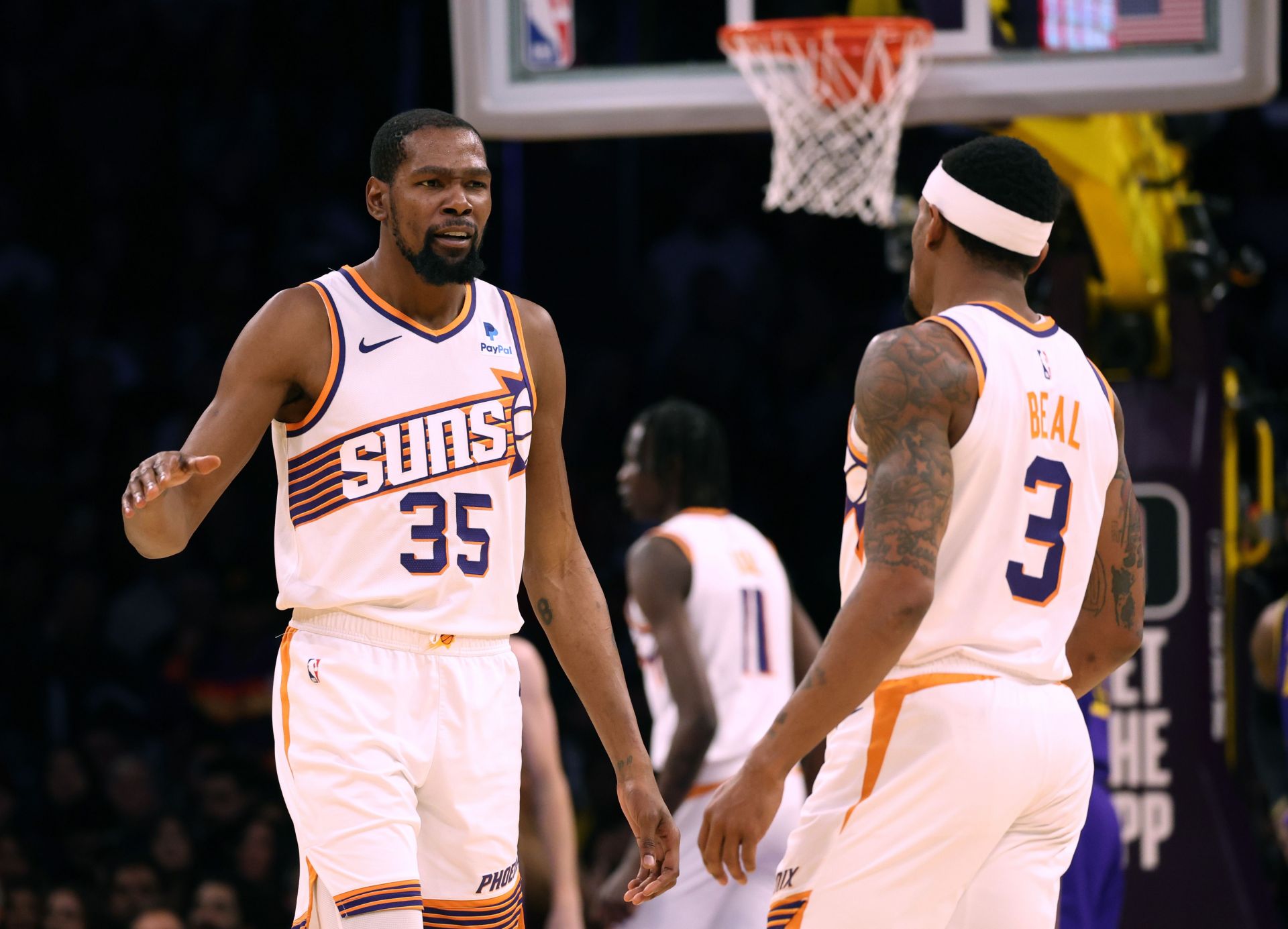 Phoenix Suns v Los Angeles Lakers