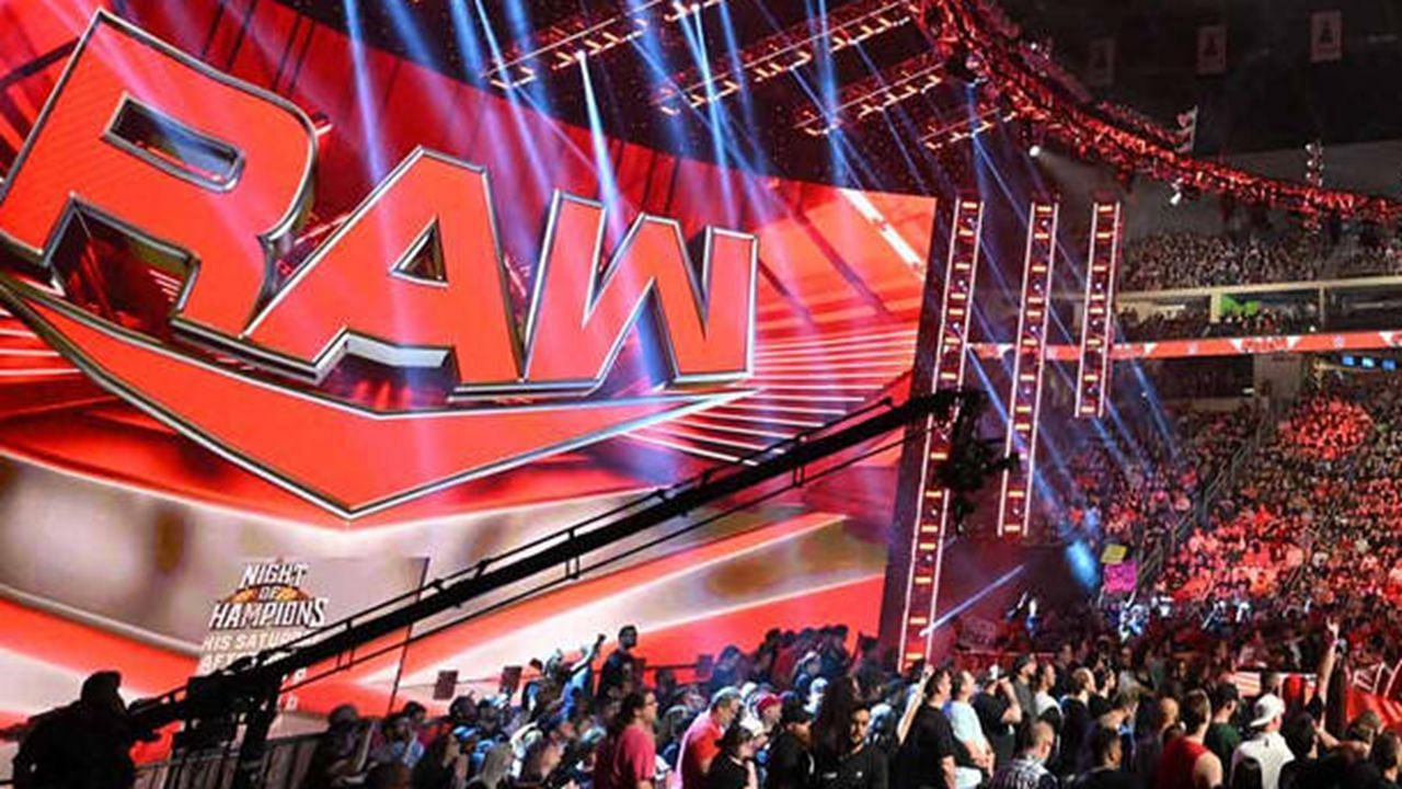 WWE RAW (via WWE