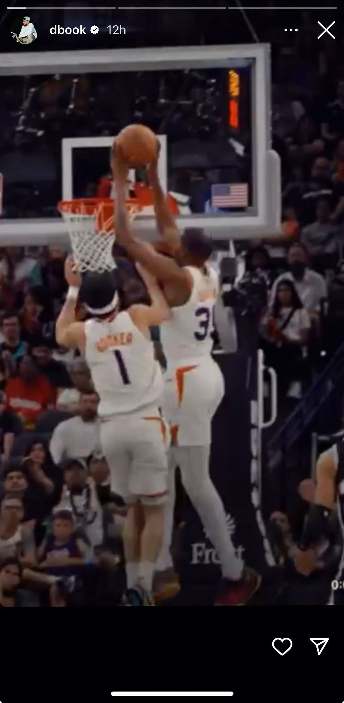 Kevin Durant accidentally dunks on Devin Booker