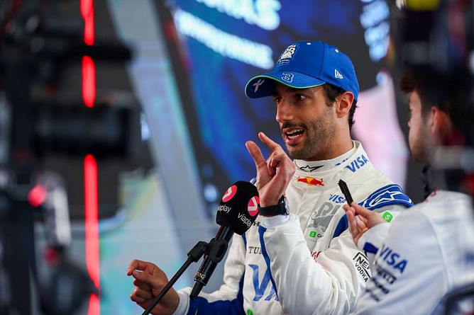 “What irritates me a little bit is that he keeps laughing": Christian Albers on Daniel Ricciardo's underwhelming start to the 2024 F1 season
