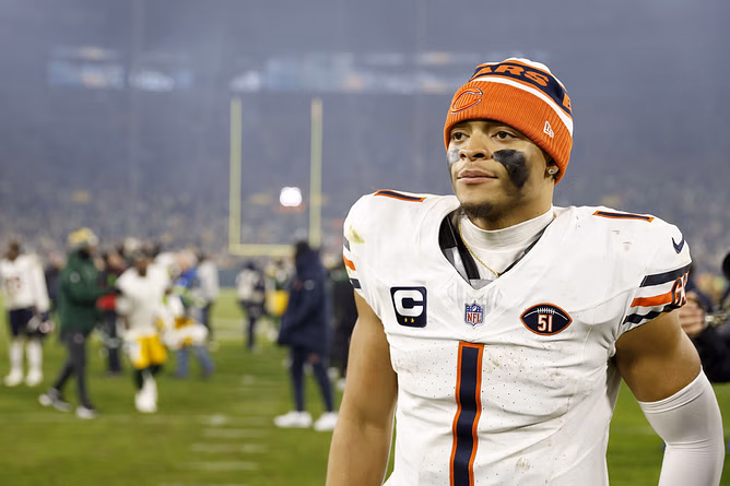 NFL analyst sends tough love to Bears fans still rioting over Justin Fields ousting: "It's really unhealthy"