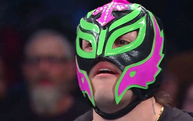 Dominik Mysterio loses to legendary 23-time champion after SmackDown goes off the air