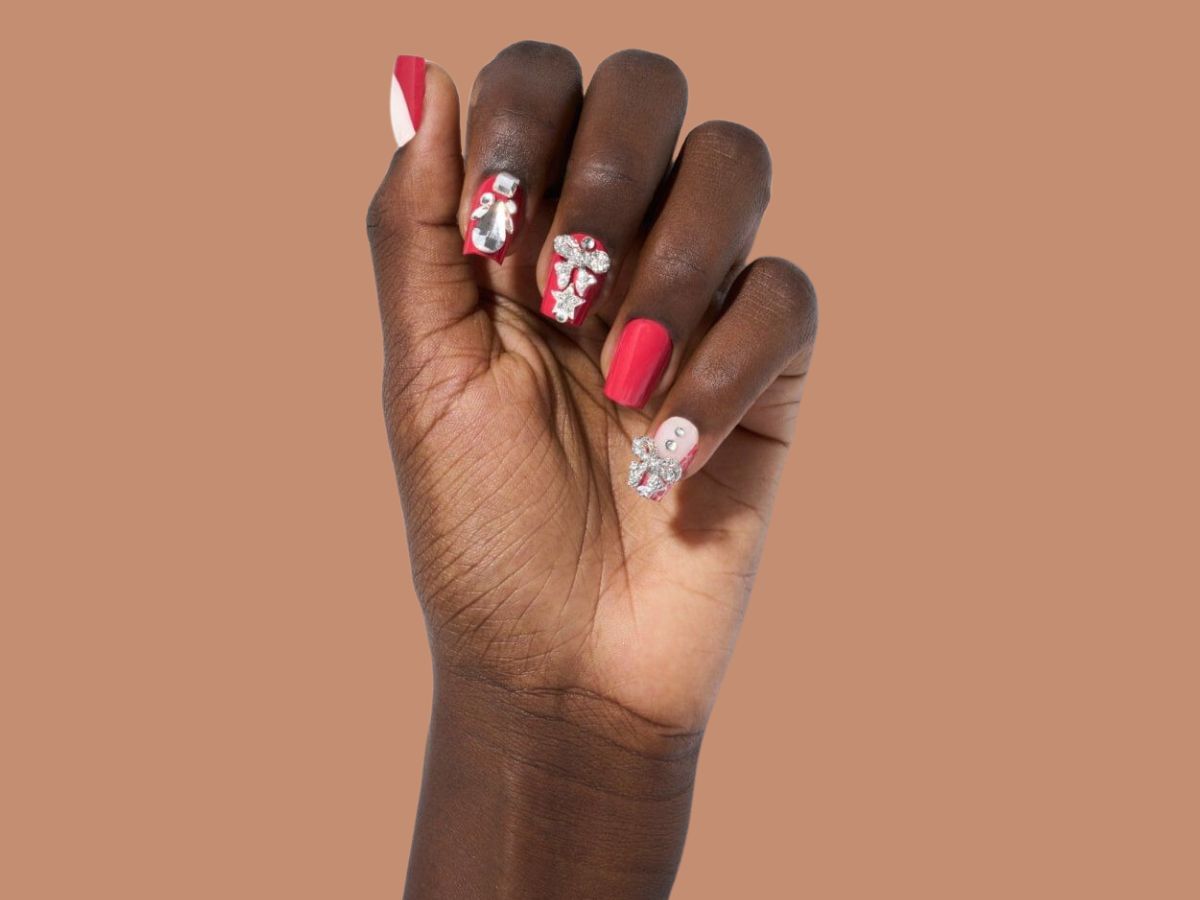 Square cut press-on nails (Image via scratchmagazine/instagram)