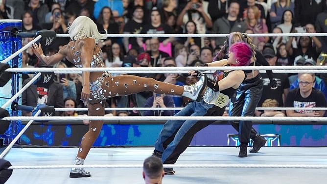 WWE SmackDown के धमाकेदार मेन इवेंट और नए Superstar द्वारा मचाए गए बवाल के बाद फैंस की प्रतिक्रियाओं की बाढ़