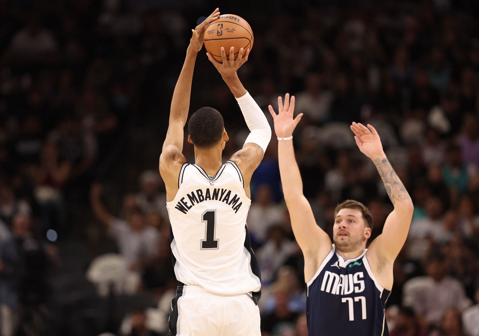 Dallas Mavericks v San Antonio Spurs