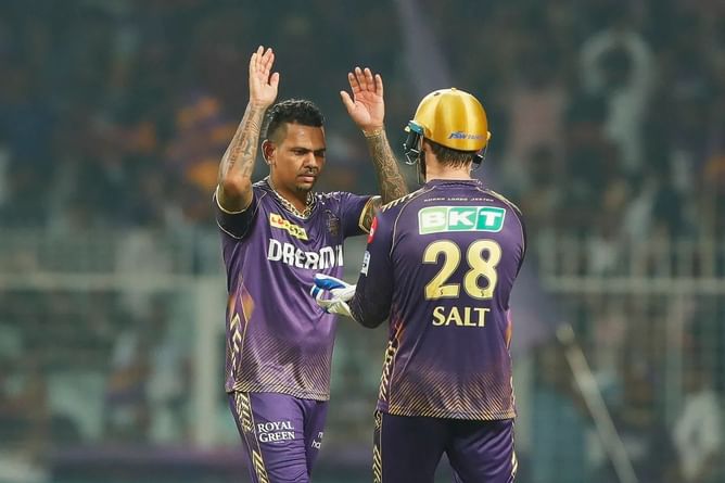 IPL 2024: Predicting 3 players who could pick up the most wickets in today's RCB vs KKR