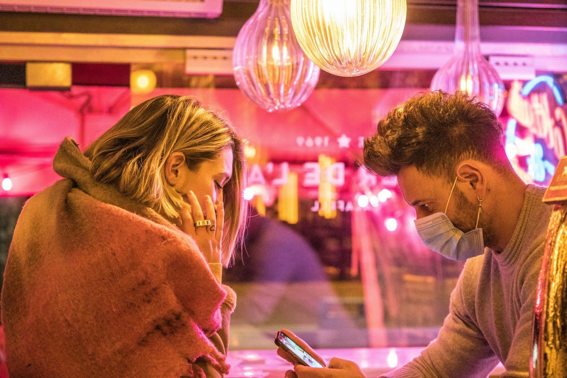 Talk to your partner instead of being on your phone (Image by Miquel Parera/Unsplash)