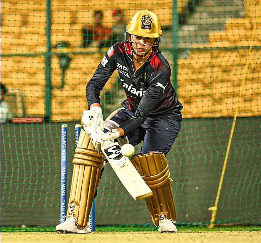 Smriti Mandhana in action during net session (Credits: X / RCBTweets)