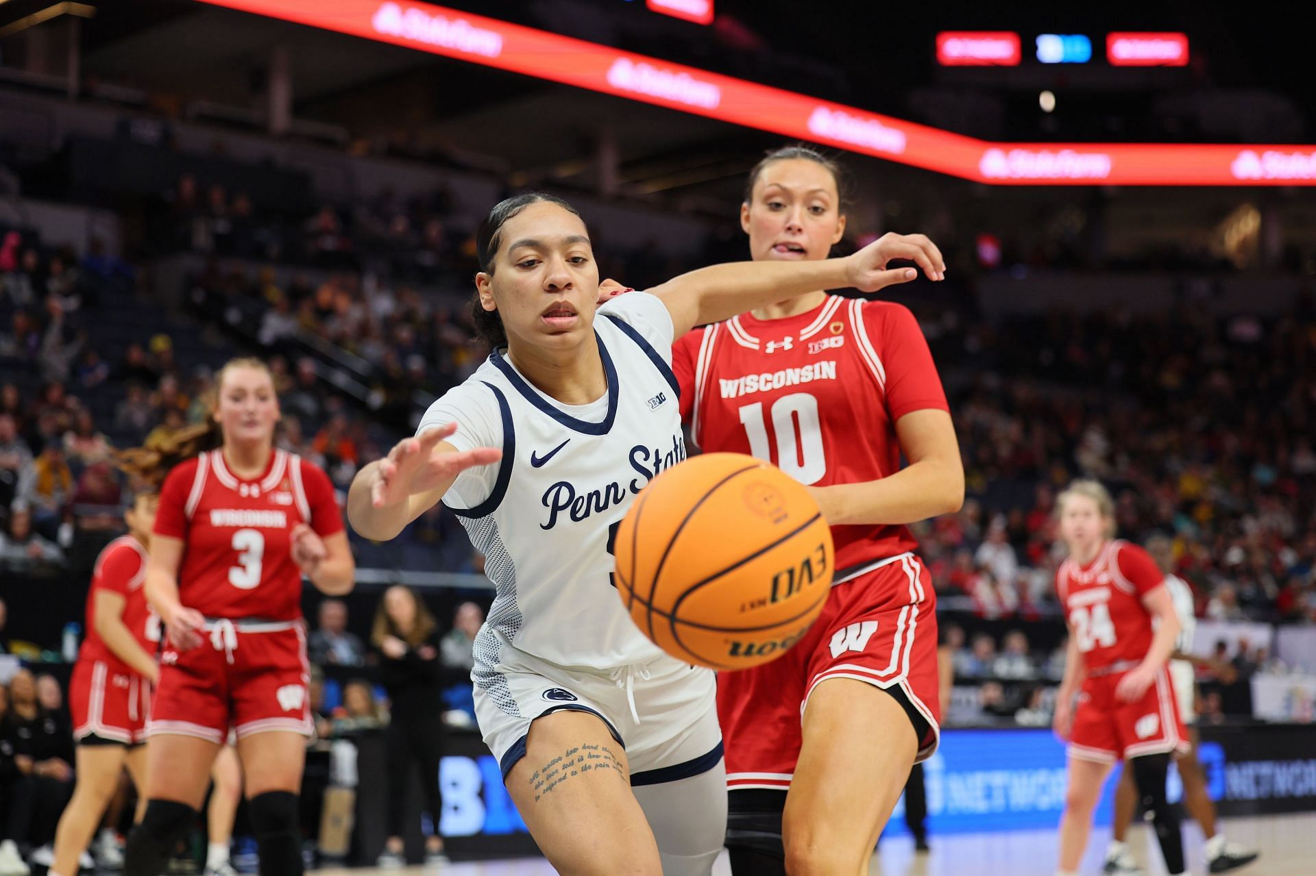 Leilani Kapinus of the Penn State Nittany Lions