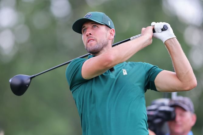 Footballer Harry Kane discusses the difference between good and great golfers