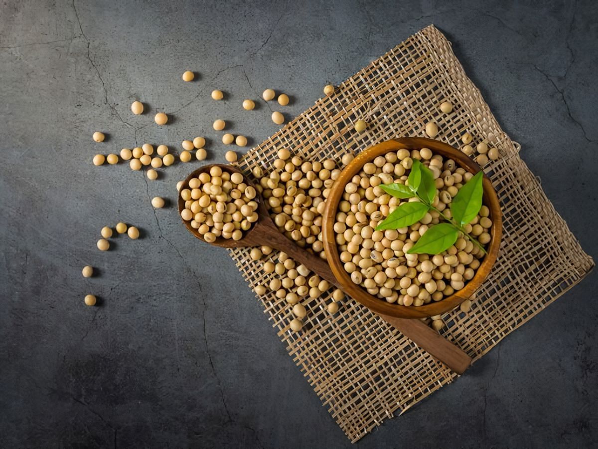 Soybean - Natural anti-aging skincare ingredient (Image via Freepik)