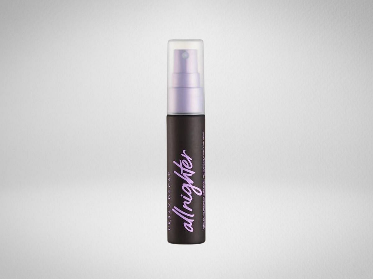 The Urban Decay All-nighter makeup setting spray (Image via Amazon)