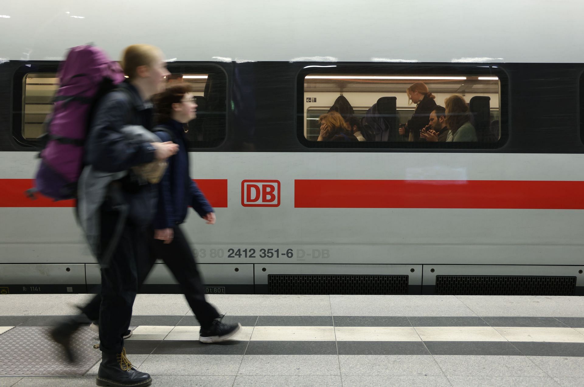 GDL Railway Strikes Continue As Negotiations With Deutsche Bahn Reach Standstill