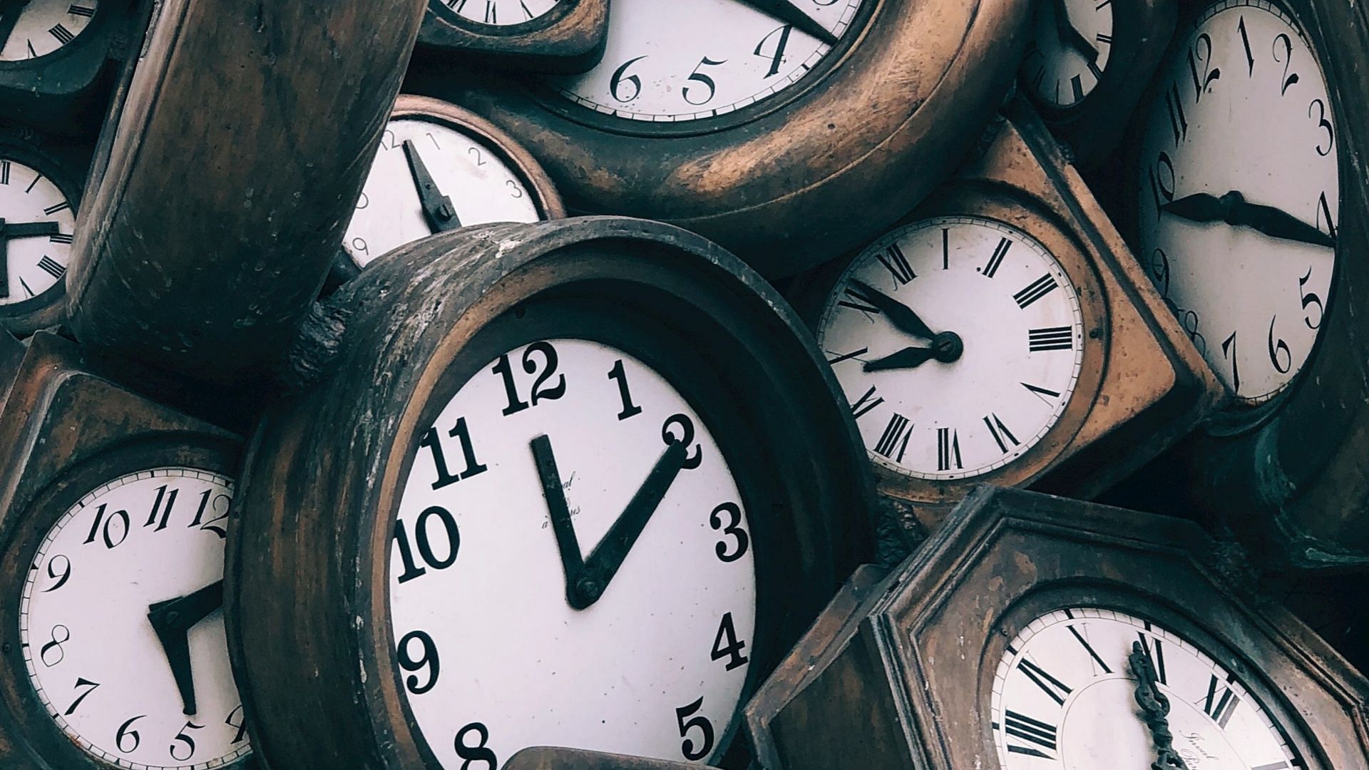 The United States will shift to daylight saving time on March 10 (Photo by Jon Tyson on Unsplash)