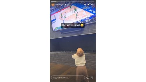 Patrick Mahomes' son Bronze watches a March Madness game (Image Credit: @brittanylynne IG)