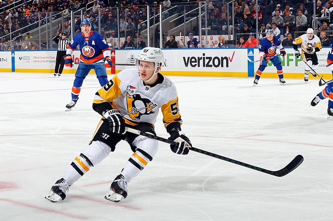 NHL trade rumors: Insider speculates 3-way trade involving Penguins' Guentzel, Canucks' Lindholm and Bruins' DeBrusk