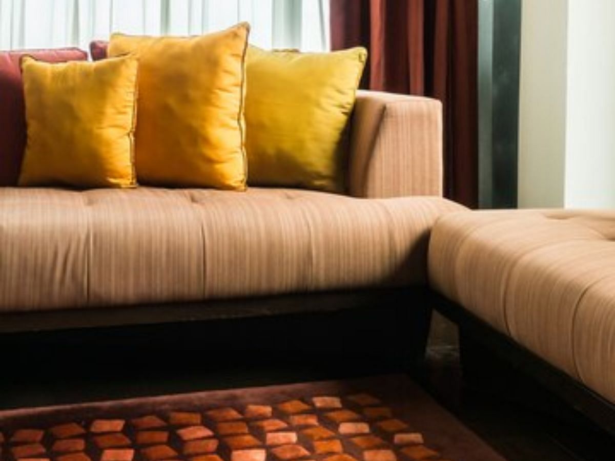 Sophisticated area rugs for luxurious decor (Image via Freepik)