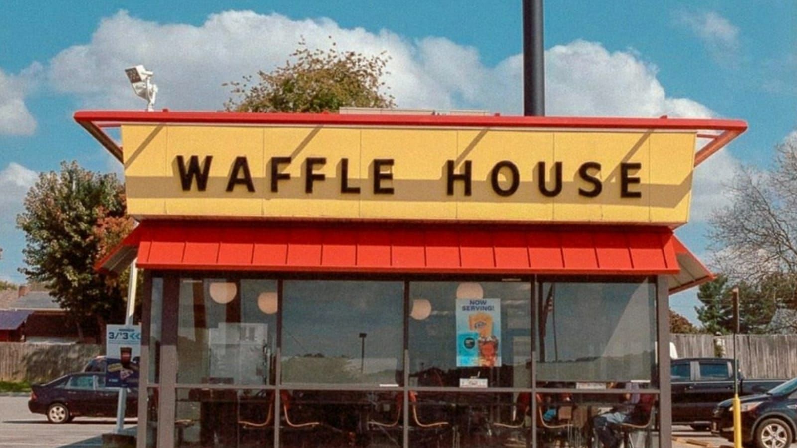 Social media users react to food fight between customers and Waffle House staff (Image via X/@WaffleHouse)