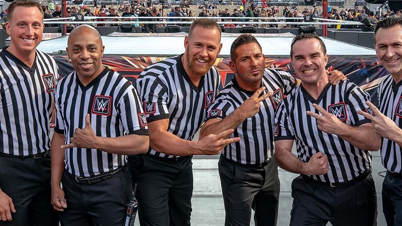 WWE referees posing for a picture (via Shawn Bennett